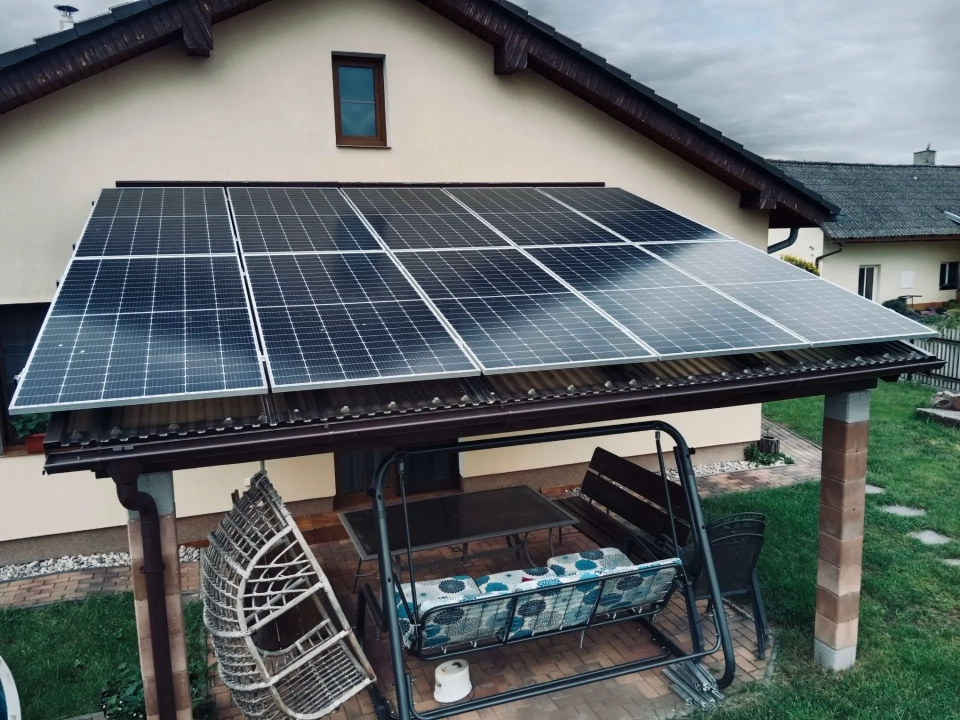 Pergola v obci Dříteč